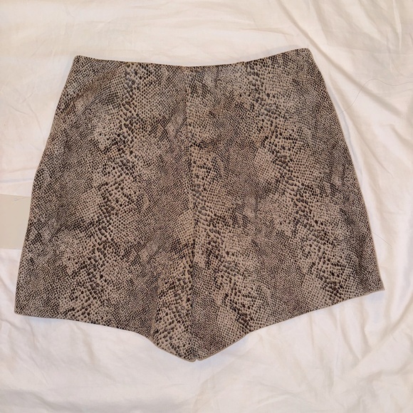 (NEW) Zara Snakeskin Skort - Picture 3 of 7